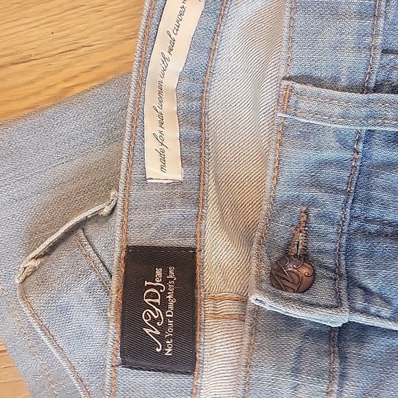 Not Your Daughters Blue Denim  Flaired Jeans Women With Real Curves Size 8 - Picture 3 of 7